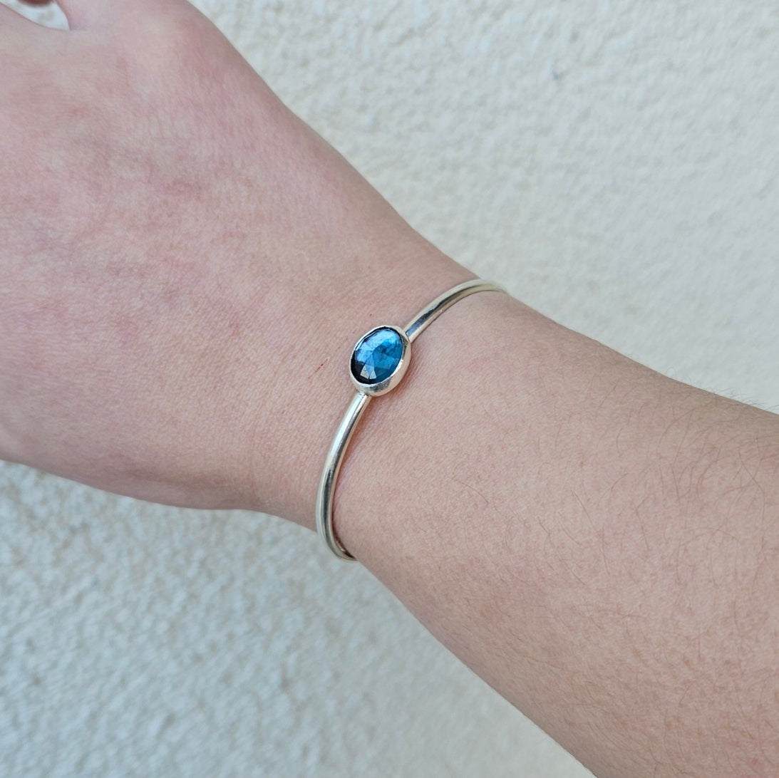 bracelet_jonc_argent_pierre_precieuse_topaze_bleu