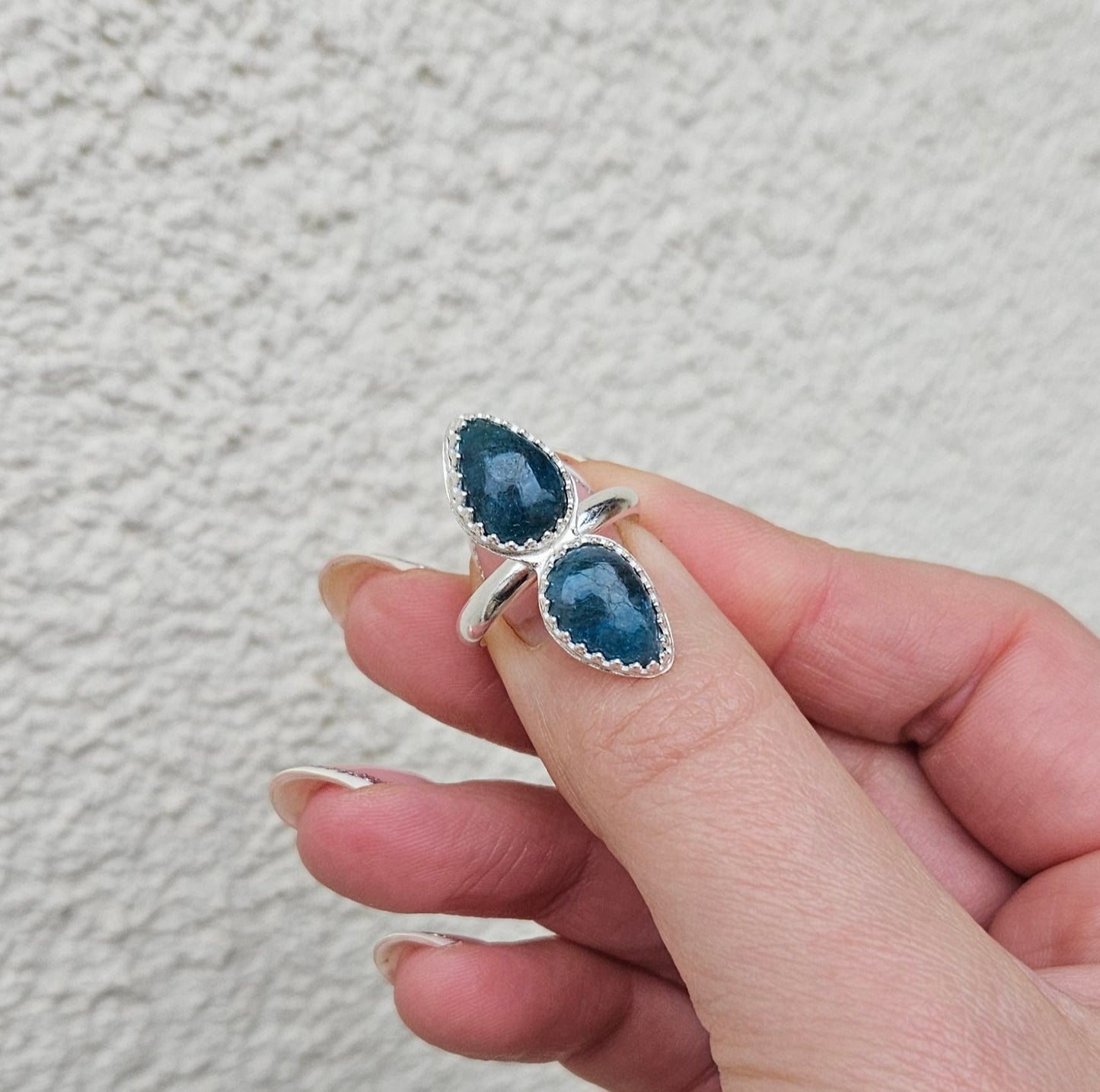 bague_argent_plaqué_pierre_apatite bleu_serti